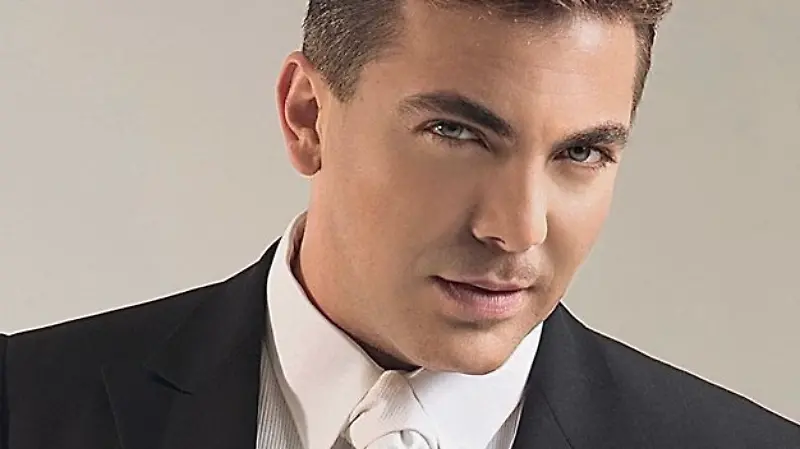 CRISTIAN CASTRO-CAMBIO DE LOOK